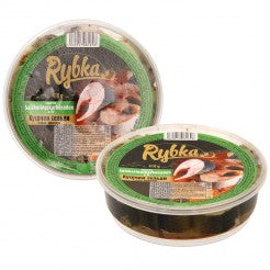 Кусочки сельди в масле с пряностями